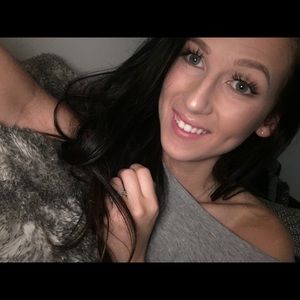 Meet your Posher, Caitlyn